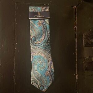 NWT Stafford Blue Paisley Tie